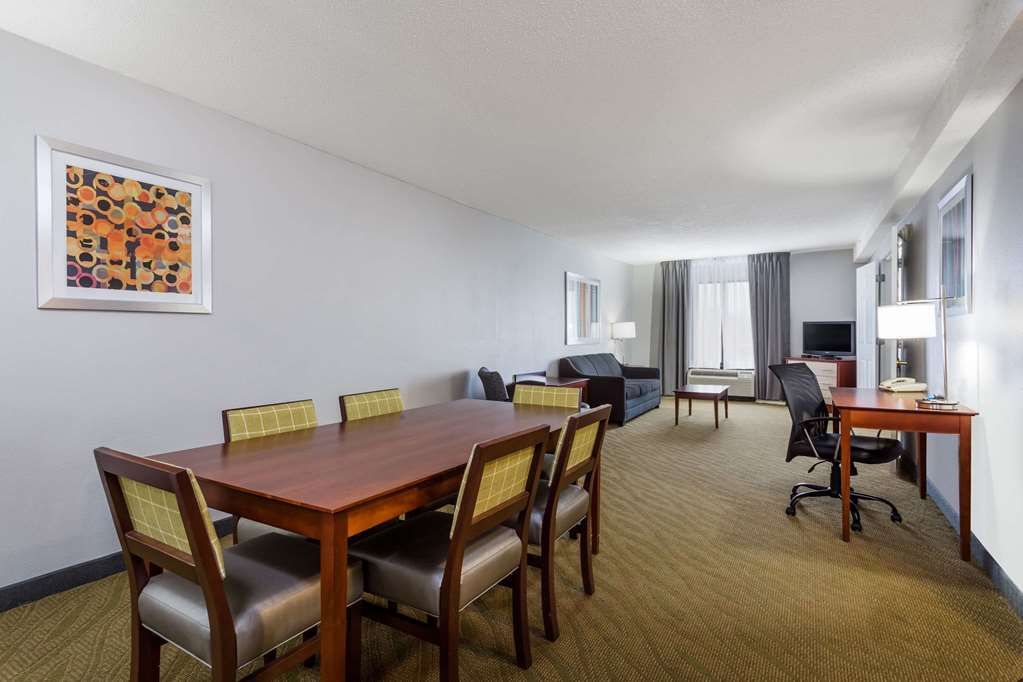 Wingate by Wyndham Chesapeake - photo 16
