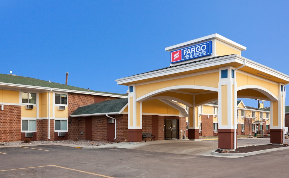 Fargo Inn and Suites - photo 34