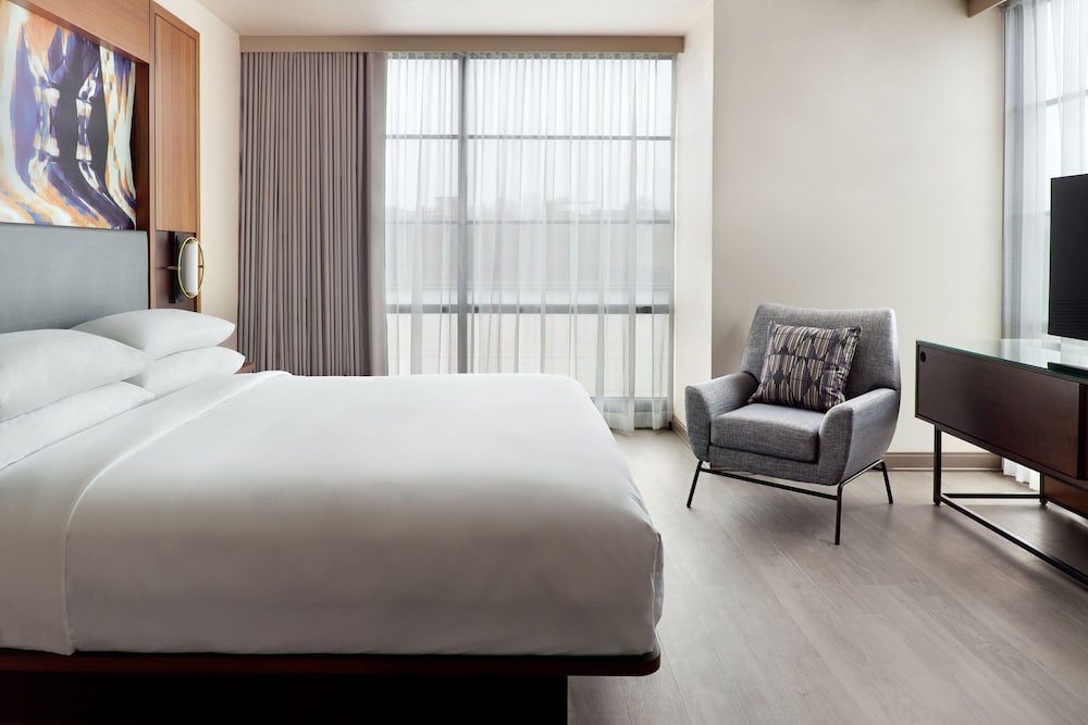 Marriott Knoxville Downtown - photo 12