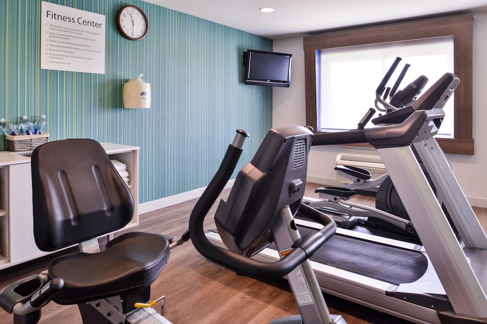 Holiday Inn Express Hotel & Suites Elgin by IHG - photo 27