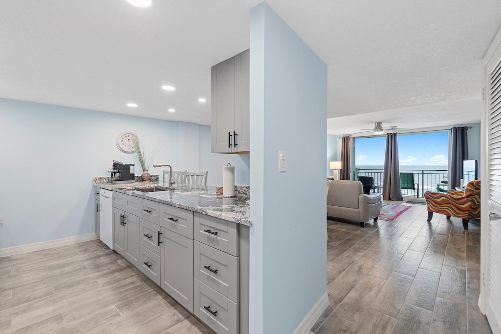 Coronado Towers 703 - photo 27