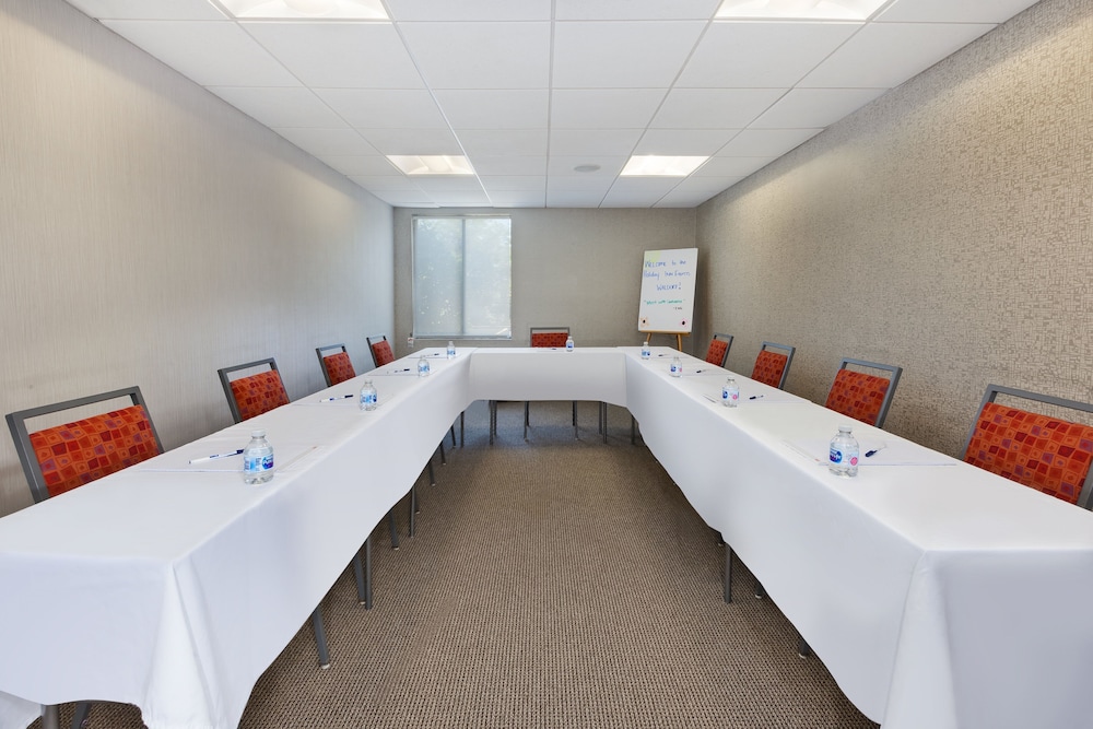 Holiday Inn Express Waldorf by IHG - photo 35