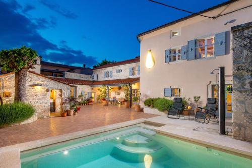 Villa Folirantica — 4-Star Luxury Hotel in Svetvincenat, Croatia
