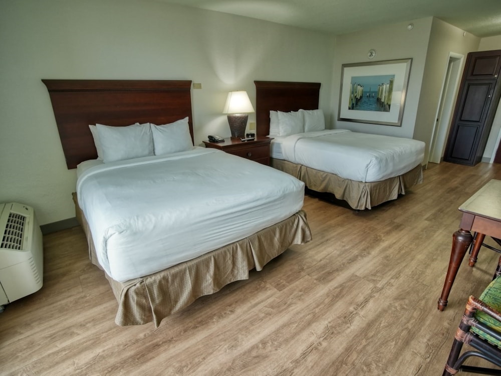 Treasure Island Hotel and Marina - photo 12