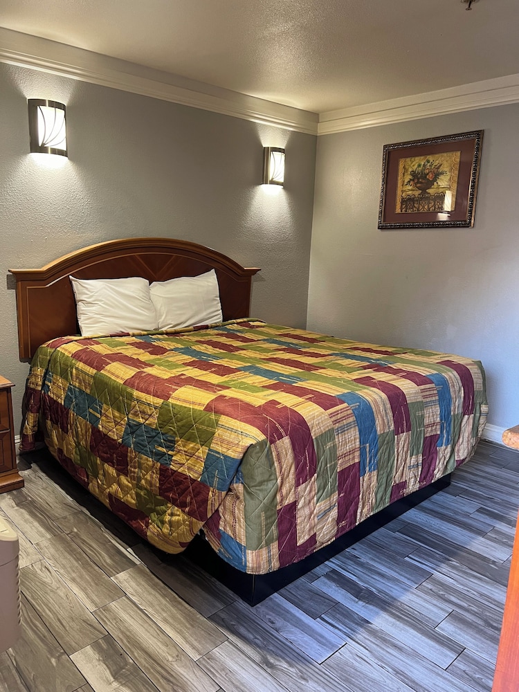 Amber Motel - photo 9