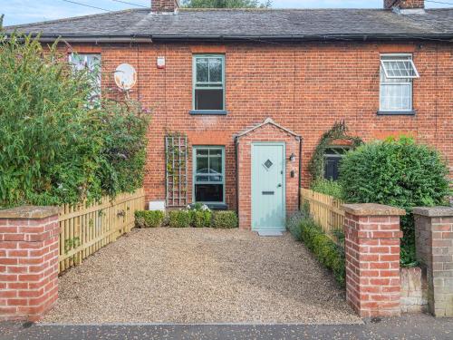 Lavender Cottage — 5-Star Luxury Hotel in Coltishall, United Kingdom