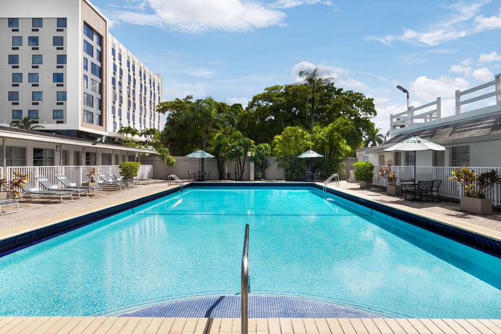 Days Inn by Wyndham Miami Airport North - photo 10