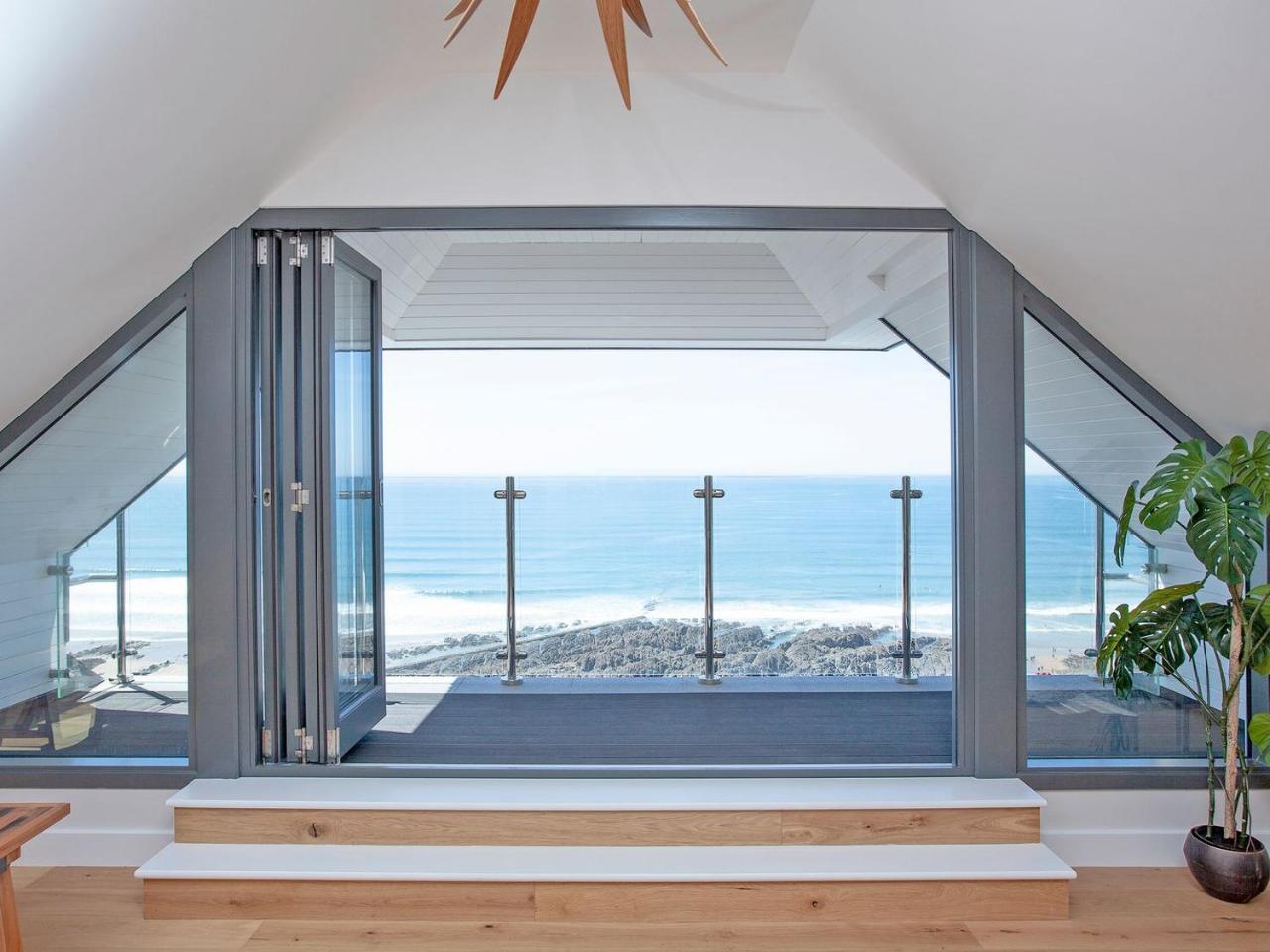 The Penthouse - carbon neutral hotel in Unknown City