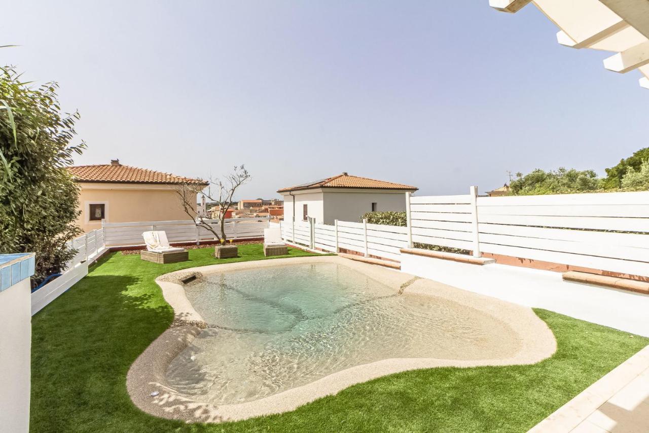 Villetta Marina Vista Mare Con Piscina Privata — Stintino