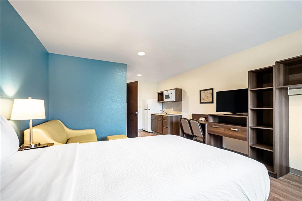 WoodSpring Suites Naples East - photo 17