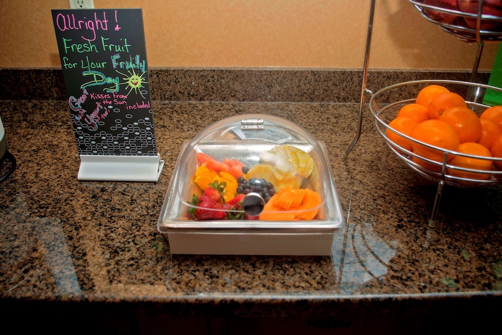 Hampton Inn Evanston - photo 38