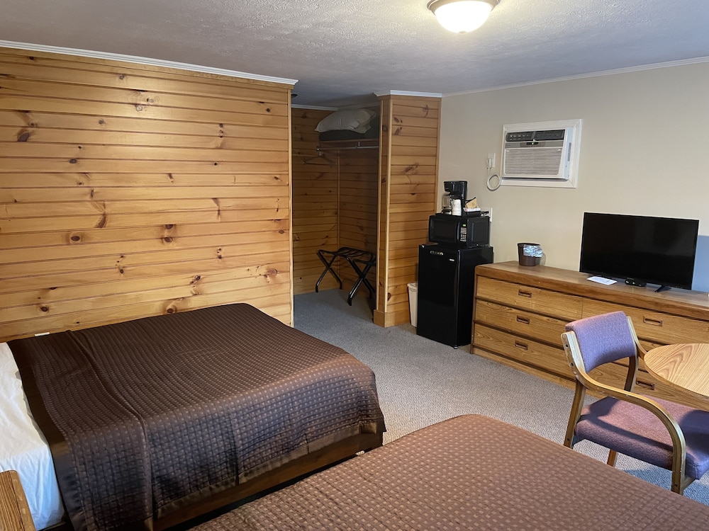 A Holiday Motel - photo 14