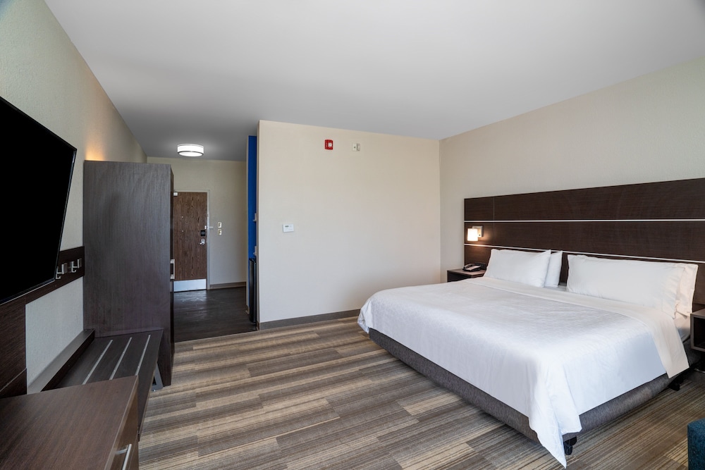 Holiday Inn Express and Suites Winona North by IHG - photo 15