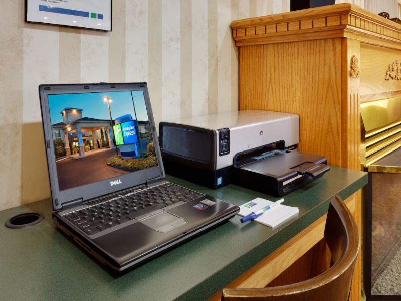 Holiday Inn Express Vernon Manchester by IHG - photo 37