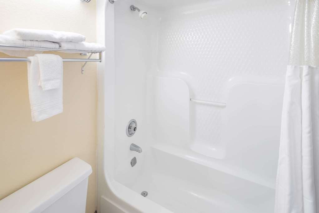 Days Inn by Wyndham Walterboro - photo 4