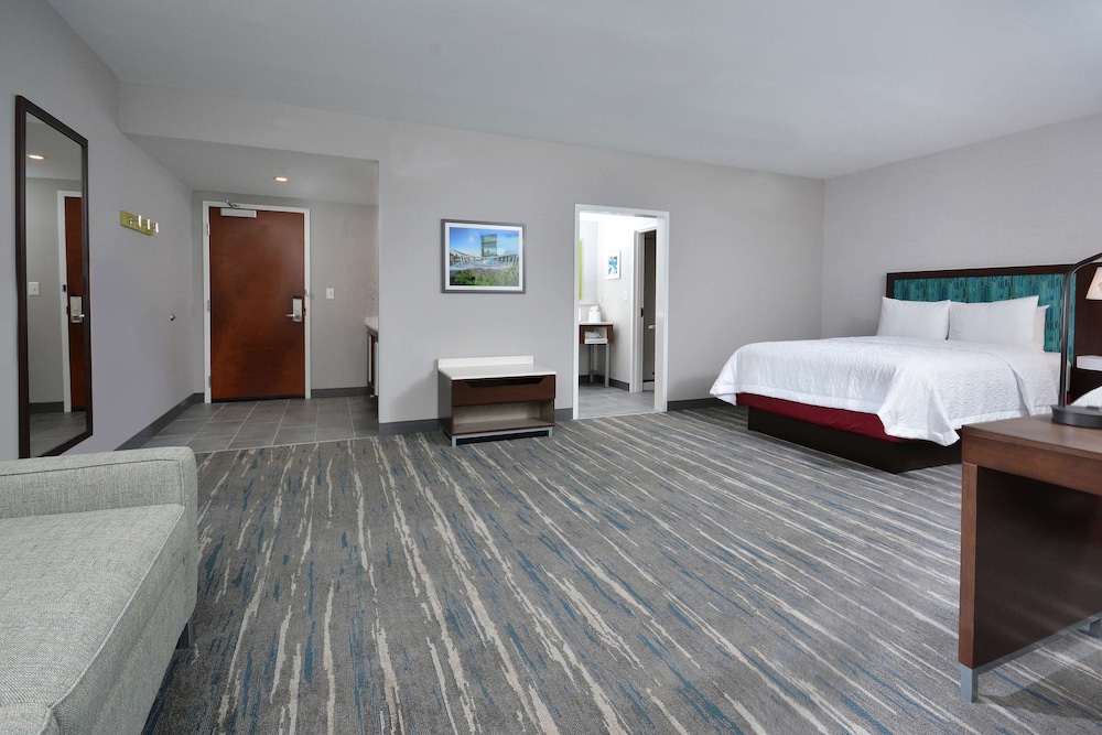 Hampton Inn & Suites by HIlton Charlotte North I 485 - photo 35