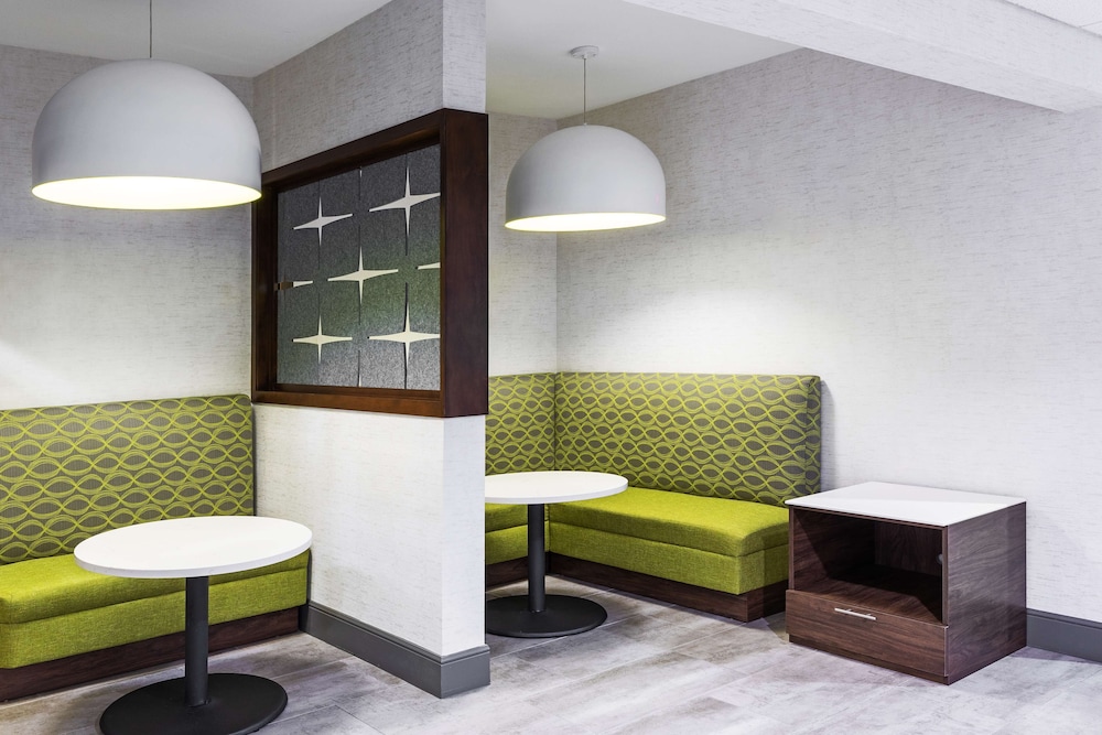 Hampton Inn & Suites Houston Heights I 10 - photo 45