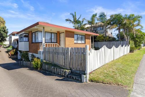 At The Mount Mt Maunganui Holiday Home — 4-Star Luxury Hotel in Tauranga, New Zealand