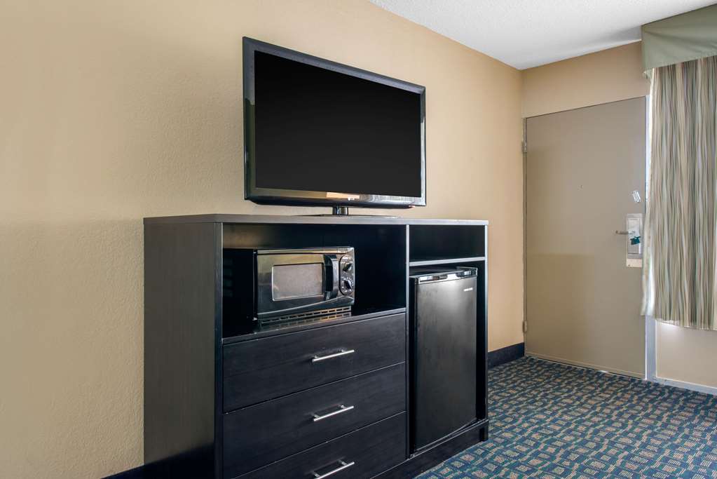 Quality Inn & Suites Brooksville I 75 Dade City - photo 16