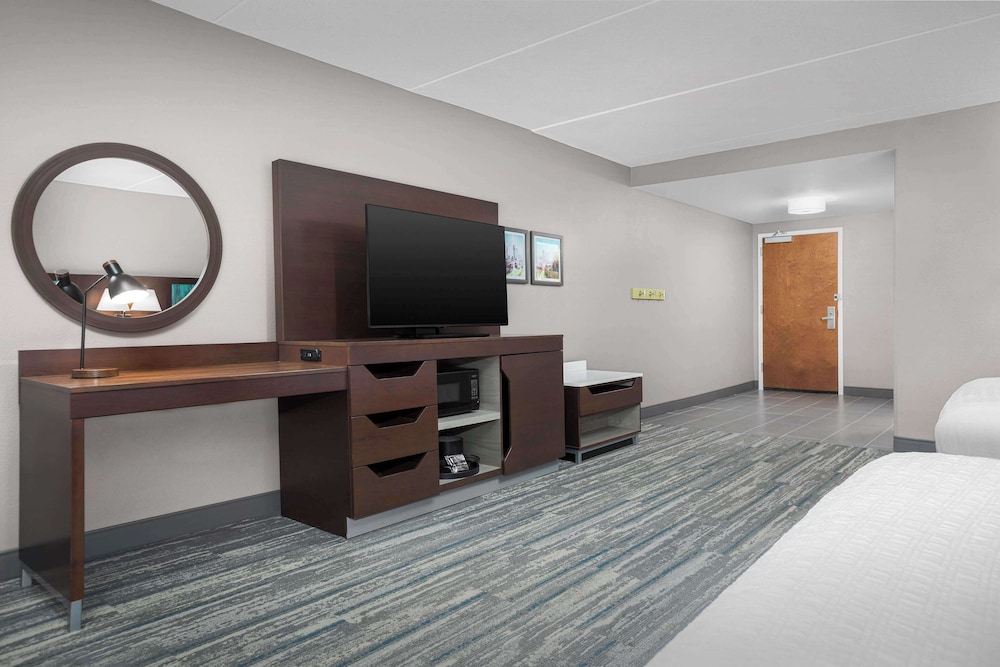 Hampton Inn & Suites ATL Six Flags - photo 21