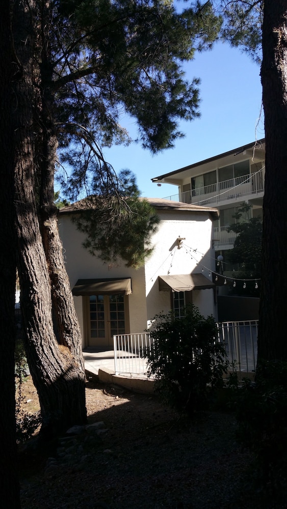 Mariposa Hotel - photo 23
