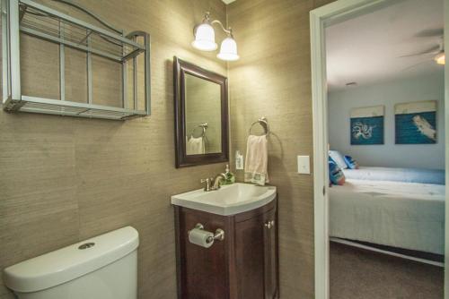 Saltwater Gospel by Oak Island Accommodations - photo 7