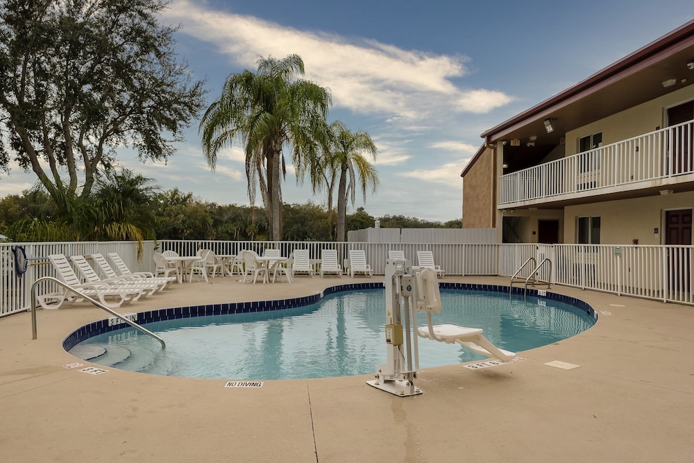Red Roof Inn Ellenton Bradenton NE - photo 29