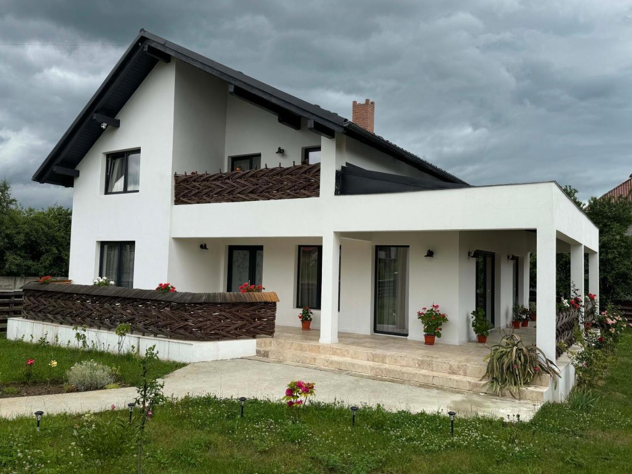 Casuta Mosului in Ocna Sugatag, Romania