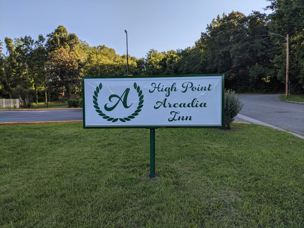 High Point Arcadia Inn - photo 14