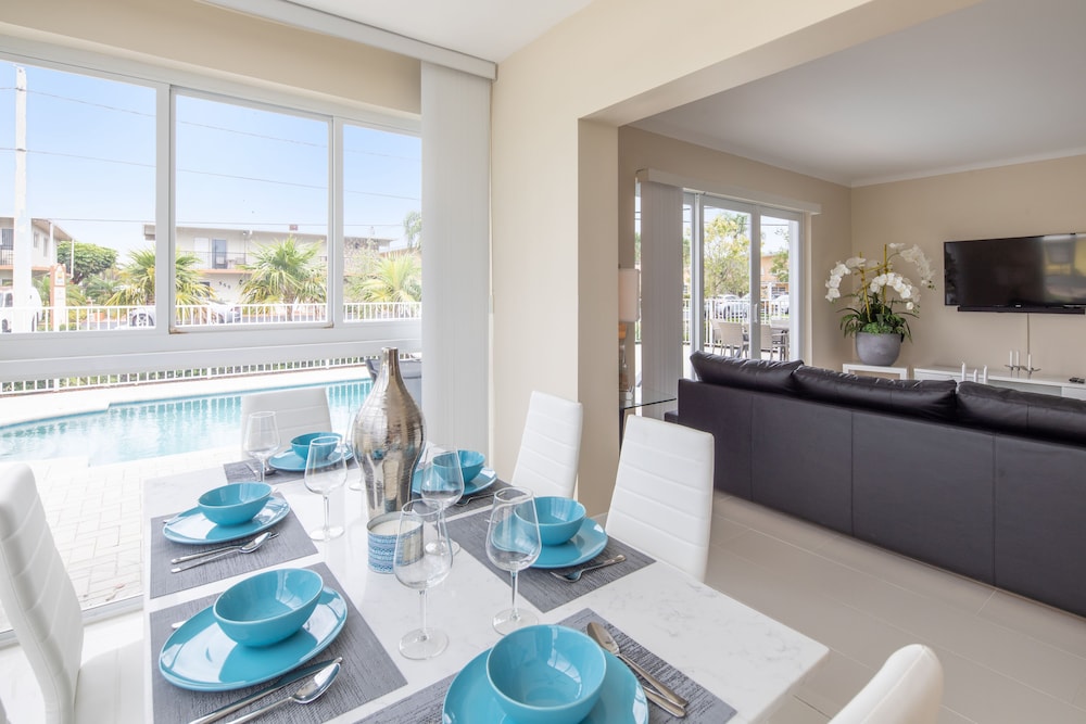 Pompano Suites by the Beach - photo 23