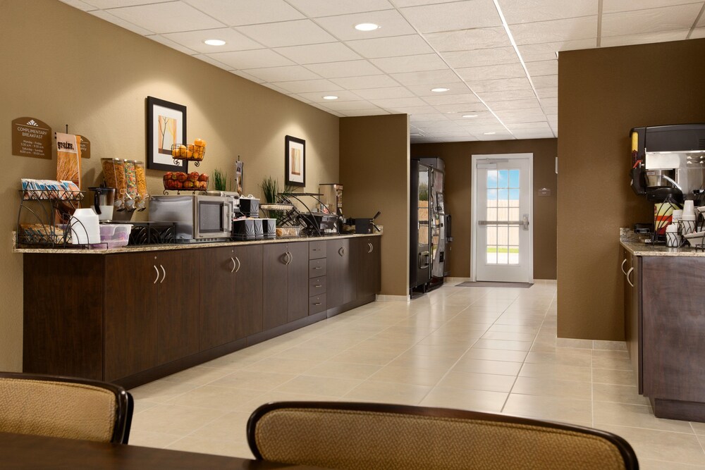 Microtel Inn & Suites by Wyndham Pleasanton - photo 17