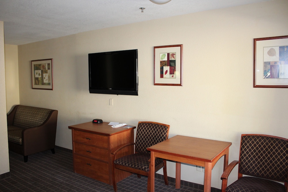 Cajon Pass Inn - photo 22