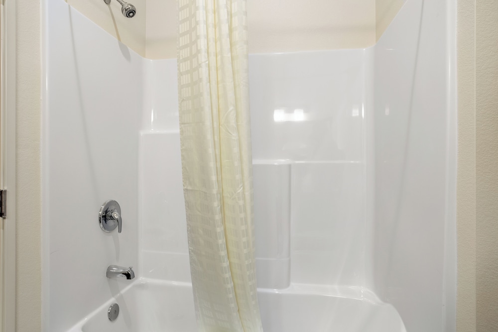 Cobblestone Hotel & Suites De Pere Green Bay - photo 40
