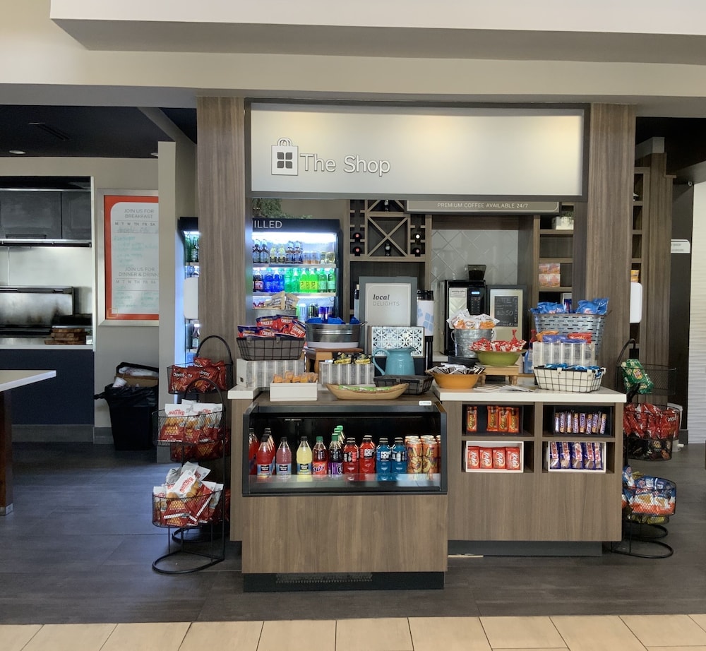 Crowne Plaza Nashville Airport by IHG - photo 2