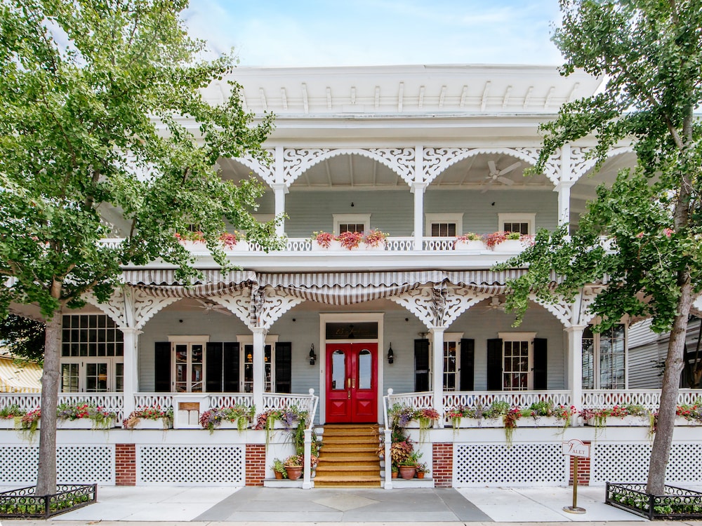 Virginia Hotel — hotel in Cape May