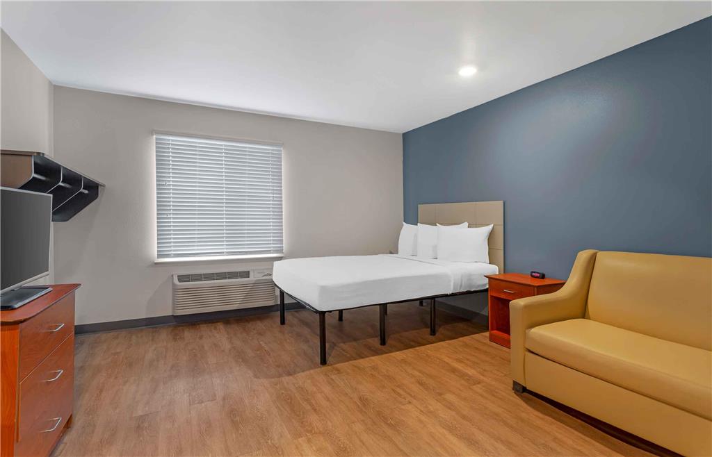 Extended Stay America Select Suites Fort Myers Northeast - photo 26