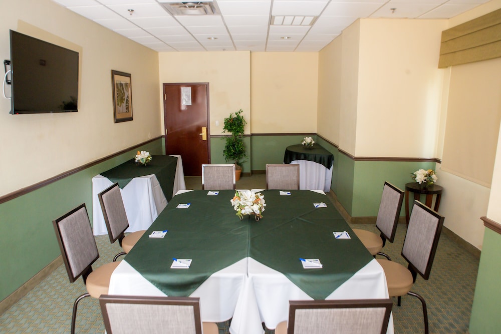 Holiday Inn Express & Suites Cocoa by IHG - photo 92