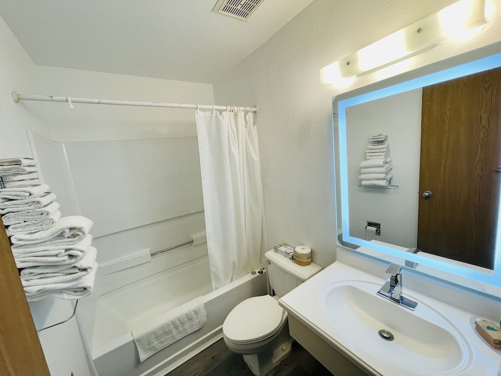 Americas Choice Inn And Suites - photo 6