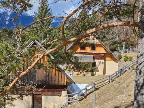 Prbajtnjeko in Unknown City, Slovenia