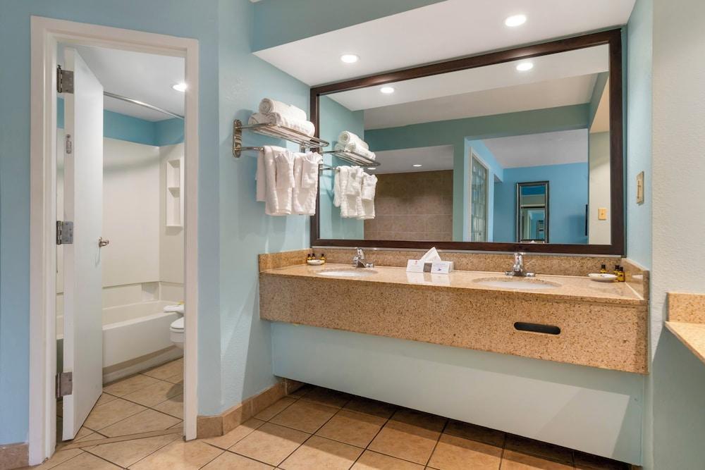 Baymont Inn And Suites Myrtle Beach - photo 22
