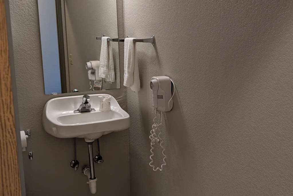 Days Inn & Suites by Wyndham Castle Rock - photo 32