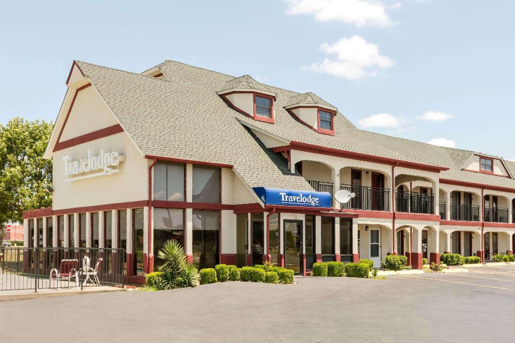 Travelodge Inn & Suites by Wyndham Norman - photo 16