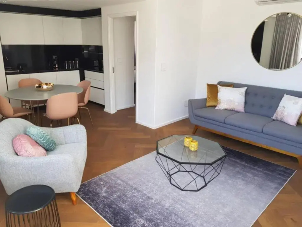 Central city penthouse with exquisite views