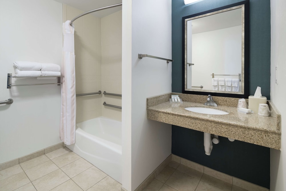 Hilton Garden Inn Dothan - photo 36