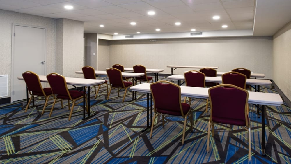 Holiday Inn Express West Cincinnati by IHG - photo 54
