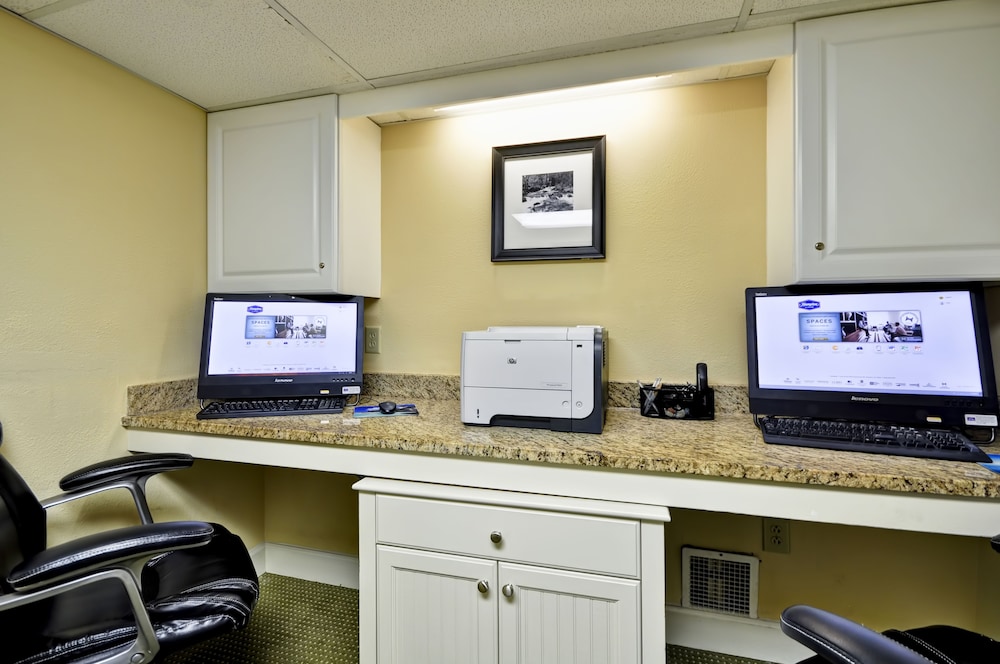 Hampton Inn & Suites Charleston Mt. Pleasant Isle Of Palms - photo 41