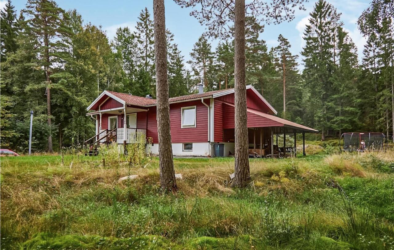 Cozy Home In Henån With Sauna — 4-Star Luxury Hotel in Henan, Sweden