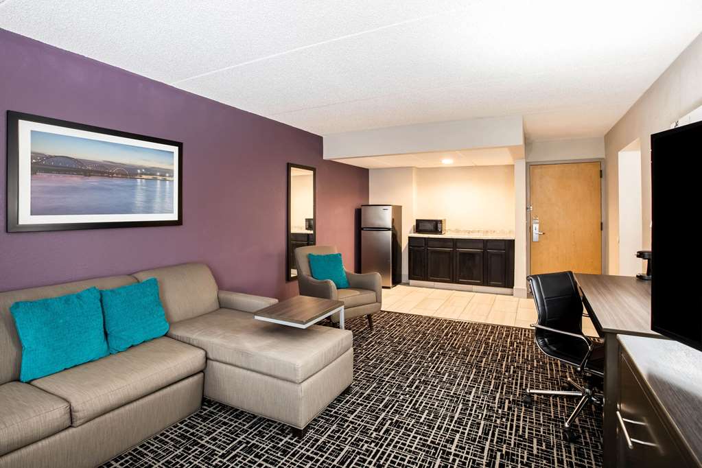 La Quinta Inn by Wyndham Davenport & Conference Center - photo 33