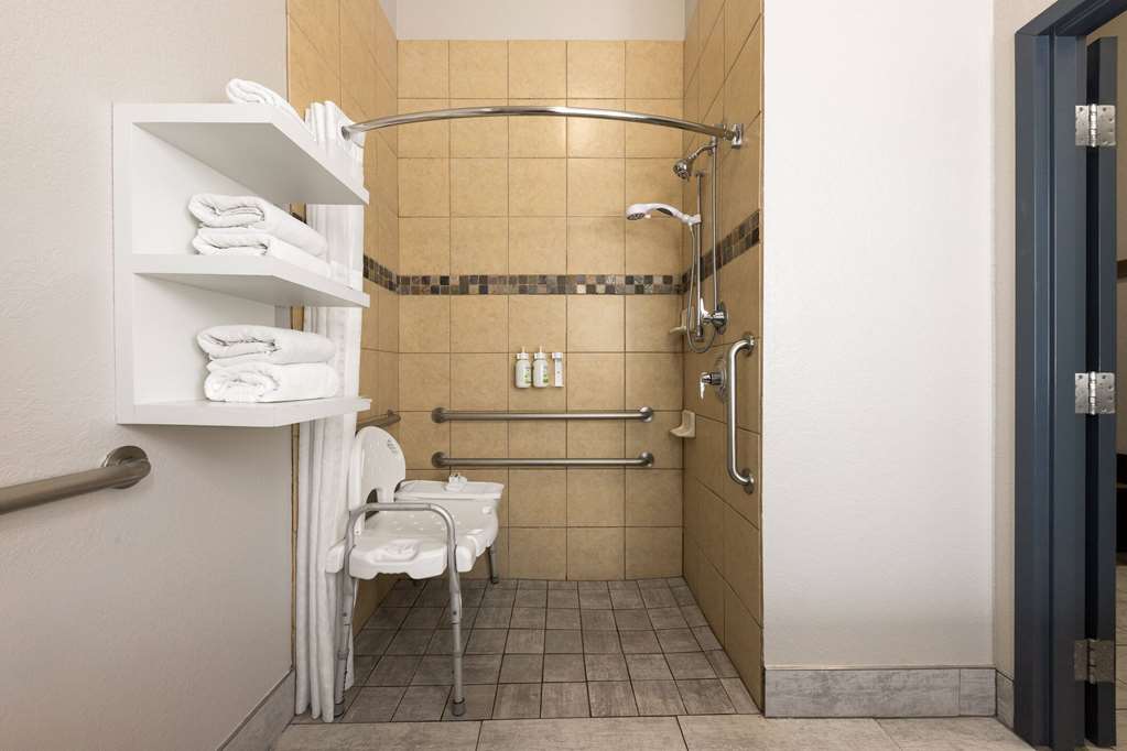 La Quinta Inn & Suites by Wyndham Ft. Worth Forest Hill TX - photo 19