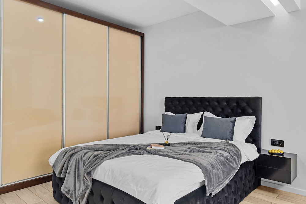 InCity Charming Studio — 4-Star Luxury Hotel in Bucharest, Romania